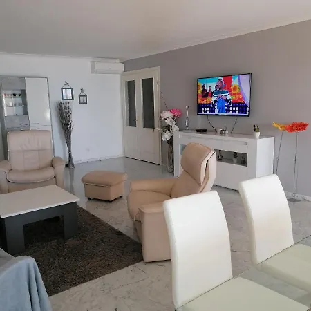 Triangle D'or Raphael 公寓